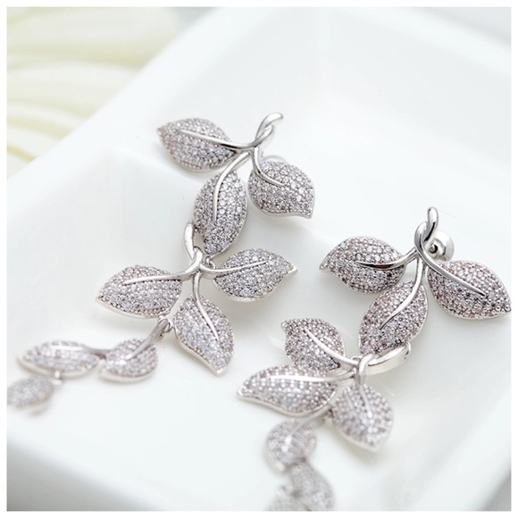 The Mirah Swarovski Crystals Leaf Earrings - Picture 3 of 5